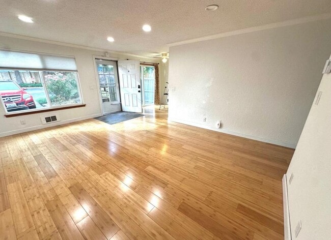 Photo - 6113 204th St SW Unidad g1