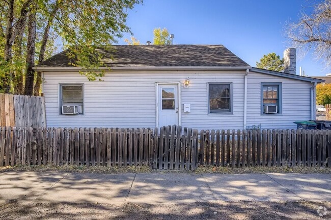 Building Photo - 1314 Jackson St Rental