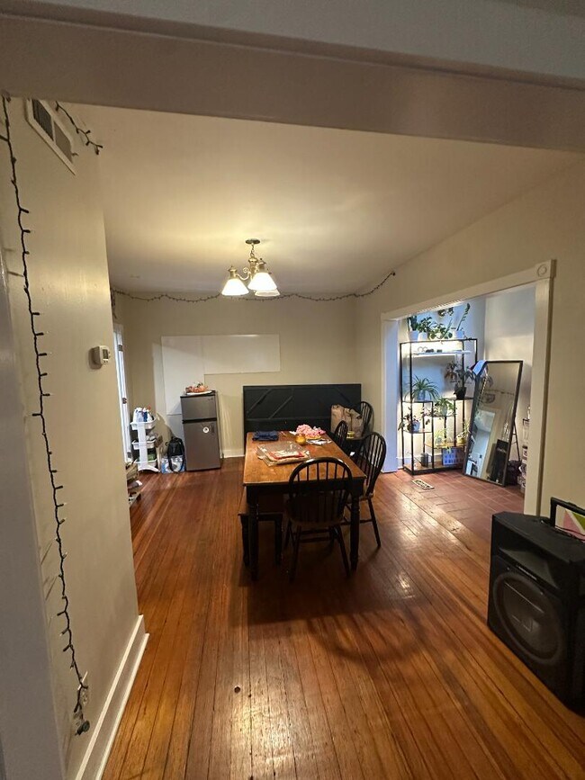 Photo - 813 Maine St