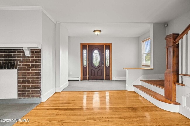 Photo - 334 Norgrove Pl