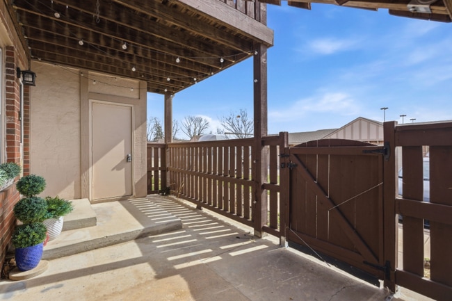 Photo - 1450 S Webb Rd Unit Apt 311