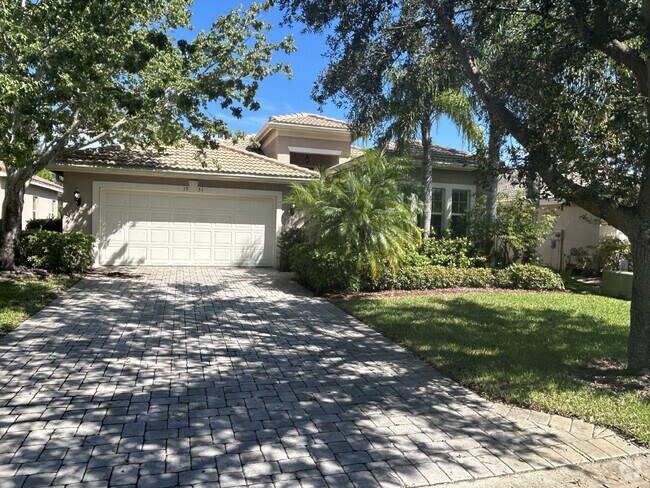 Building Photo - Gorgeous home in FALCON TRACE SUBDIVISION!