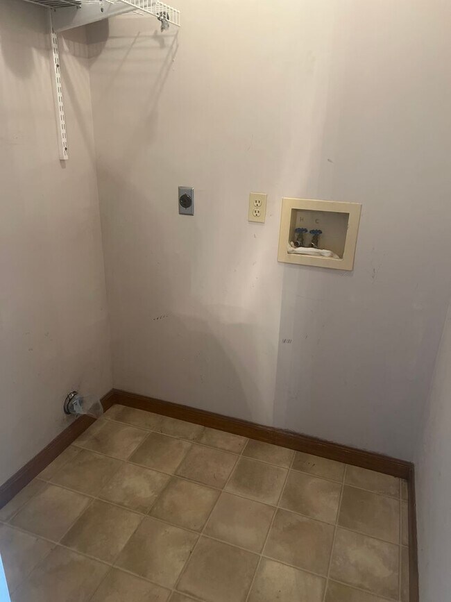 Photo - MOVE IN READY!!