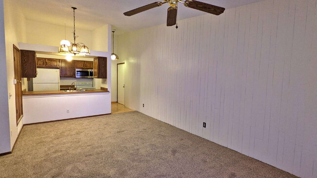 Photo - Spacious 2 Bedroom 1 Bath Condo In Cherry Creek School District!! 2nd Floor Balcony! Extra Storag... Unidad 14