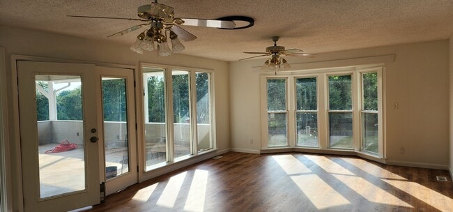 Photo - 169 Valleyview Dr