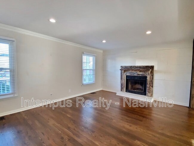 547 Hopewood Ct