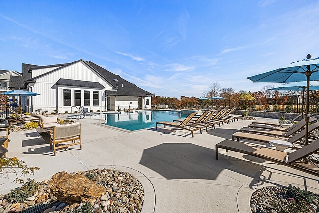 Pool - Hadley Place Apartments
