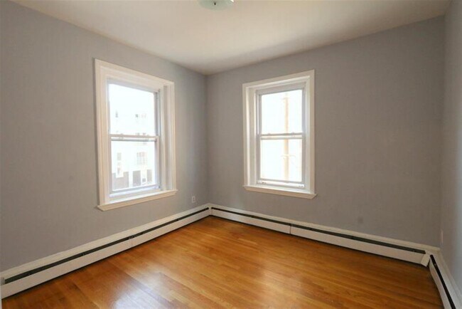 Photo - 117 Harvard St Unit 2