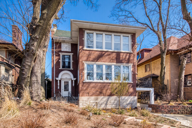 Building Photo - 4637 N Dover St Rental