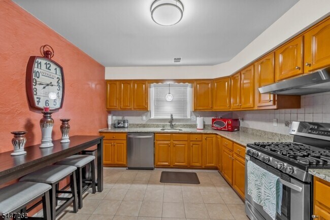 23 Chester Ave Unit 2