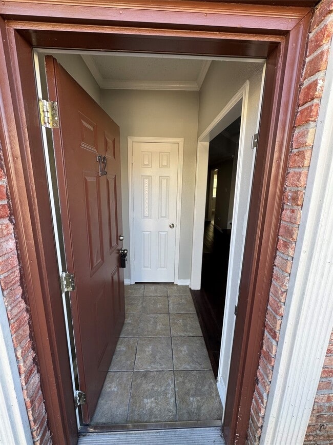 Photo - 7700 Creekbend Dr Unit 72