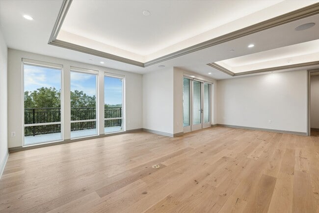 Building Photo - 1717 Bissonnet St Unit 605