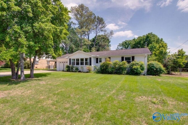 Photo - 213 Drake Ave SW