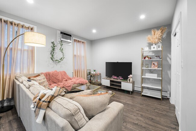 Photo - 14 W 19th St Unit 3