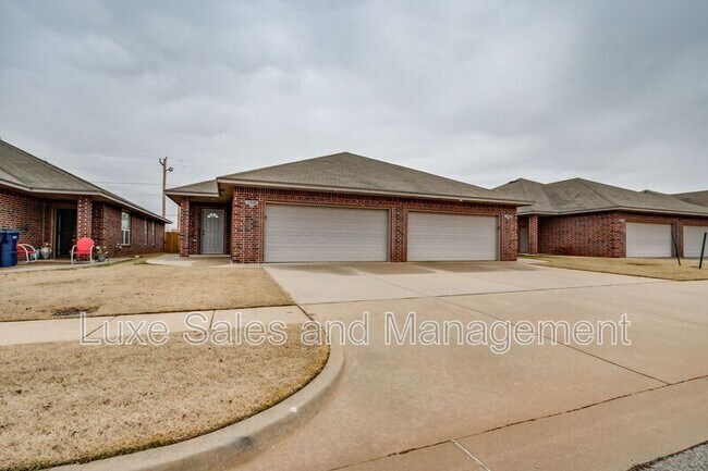 Photo - 1308 Garden Gate Dr Unit #A