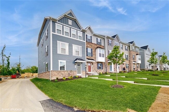 Photo - 4908 Spruce Rd