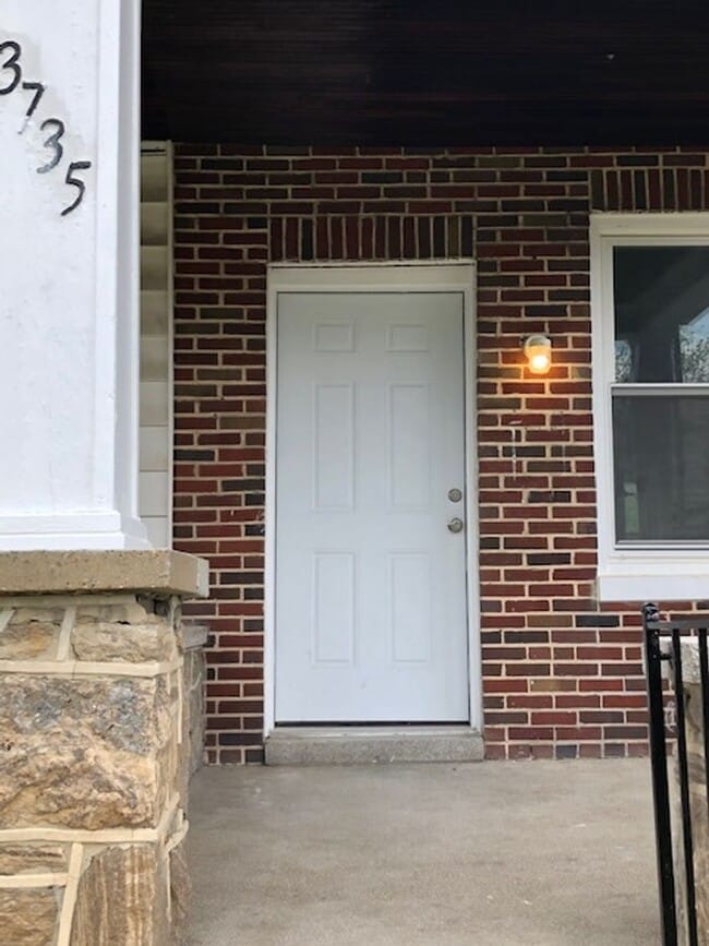 Photo - Beautiful and ready to move in 3 Bedroom, ...