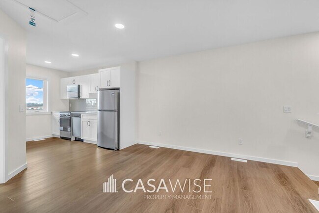 Photo - 21107-21125 25 Ave NW