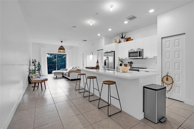 Photo - 8175 NW 104th Ave Unidad 28 Rental