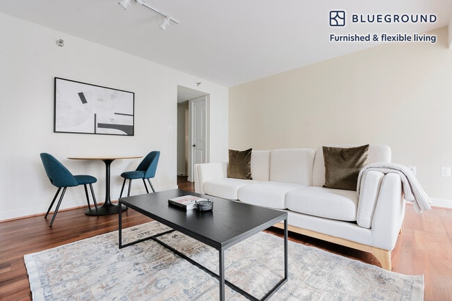 Photo - 4001 9th St N Unidad FL7-ID1175