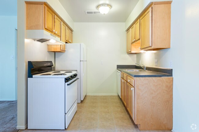 1 BR, 1 BA - 742 SF - Newport Park Apartments