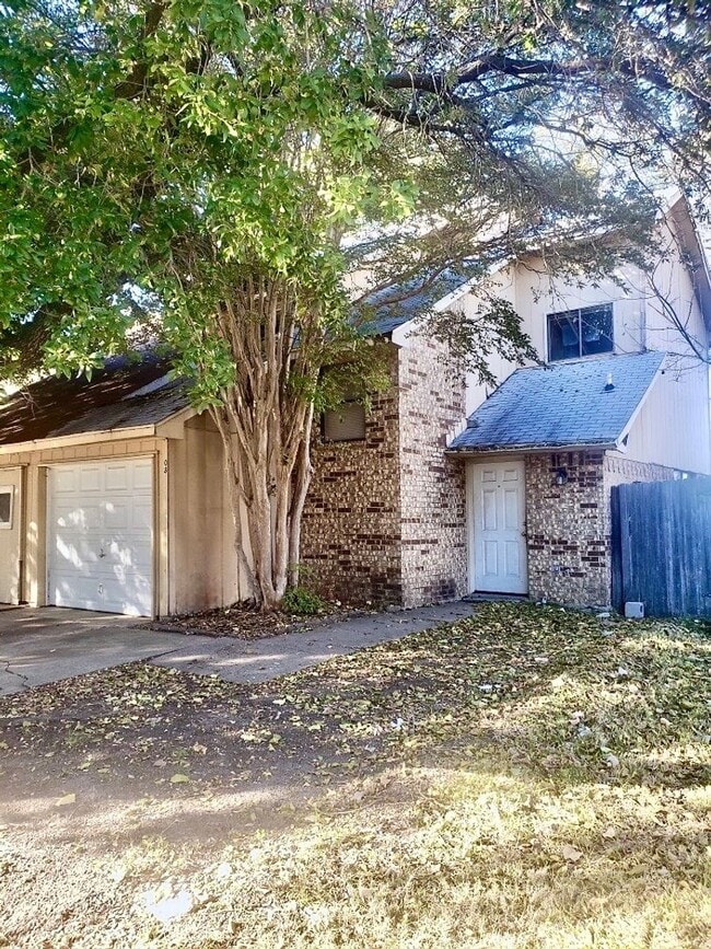 Building Photo - Townhouse Available soon ! GRAND PRAIRIE, TEXAS 75052