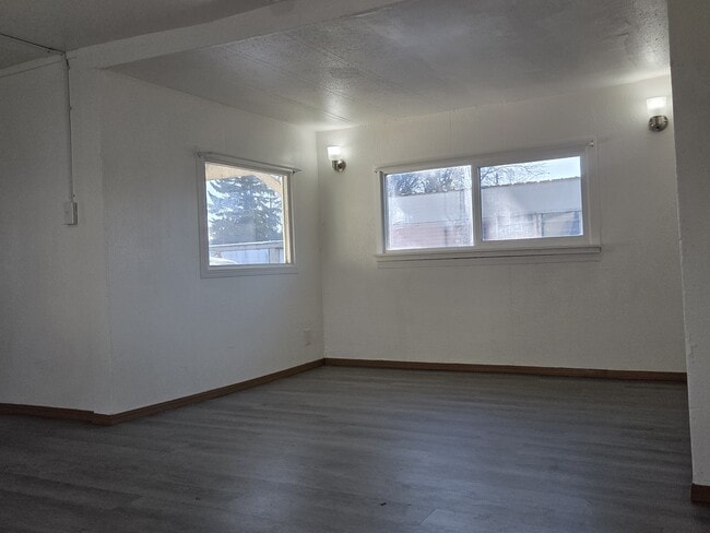 Photo - 408 E 46th St