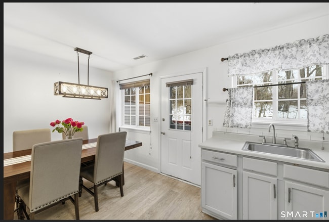 Building Photo - 310 Boston Post Rd Unit 76