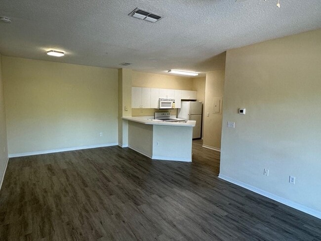 Photo - 605 Fairway Dr Unidad 305