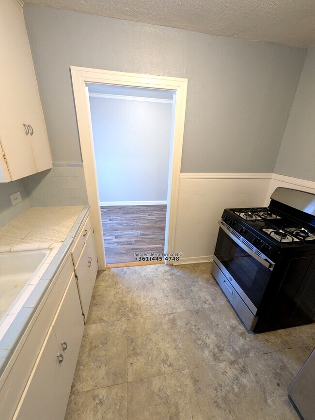 2702 Swantner St Unit 5