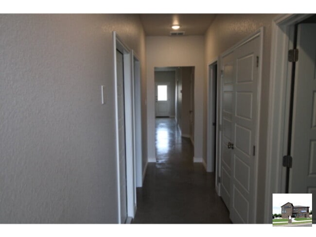 Photo - 640 Pacific Crest Trl