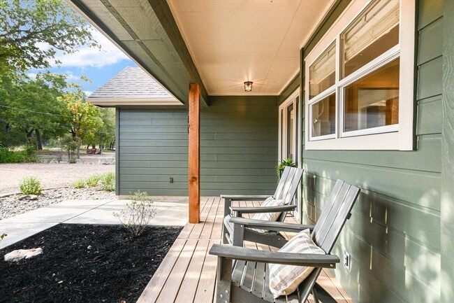 Photo - 302 Valley Dr