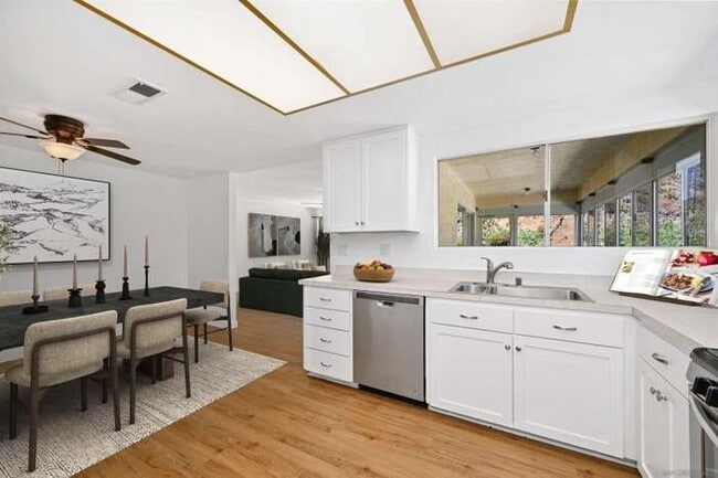 1904 Louis Dr