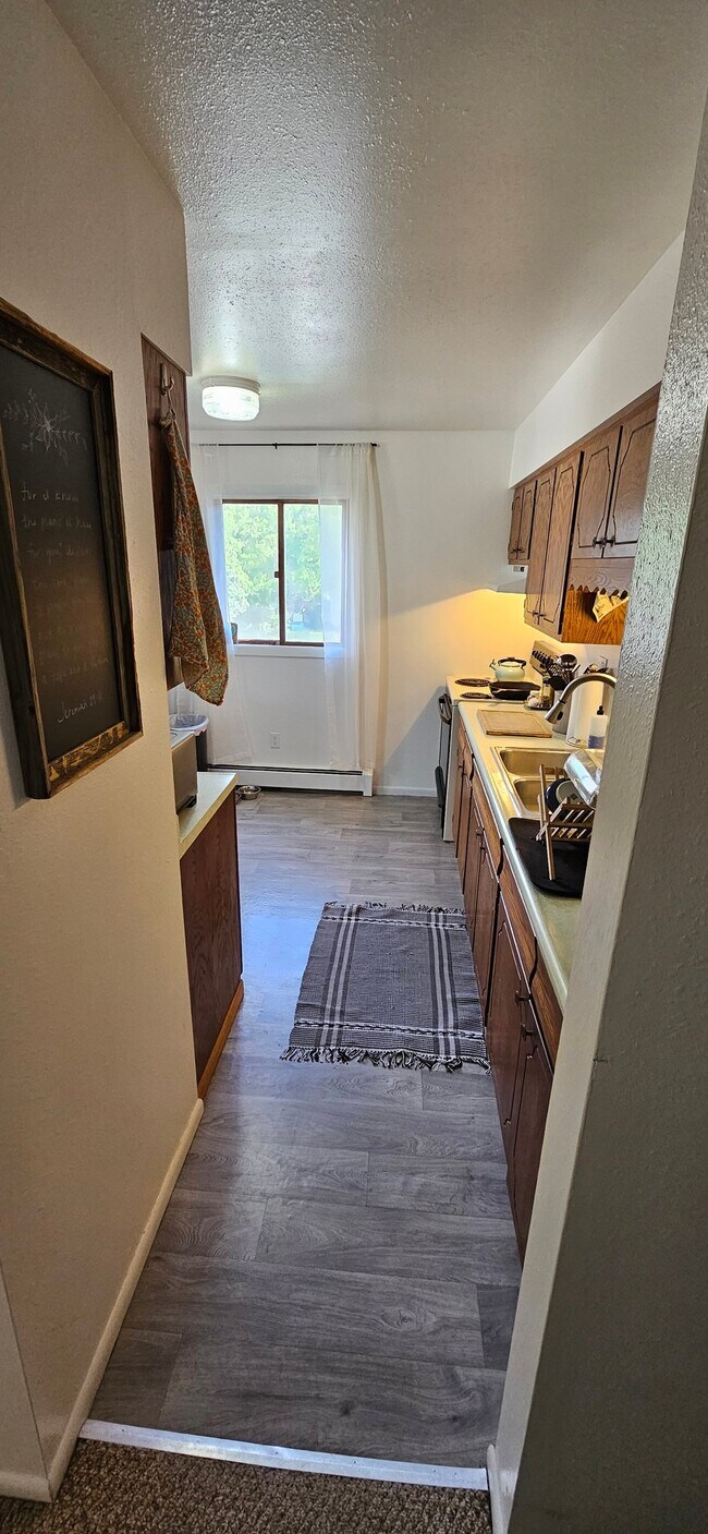 Photo - 729 Halbert St Unit 3
