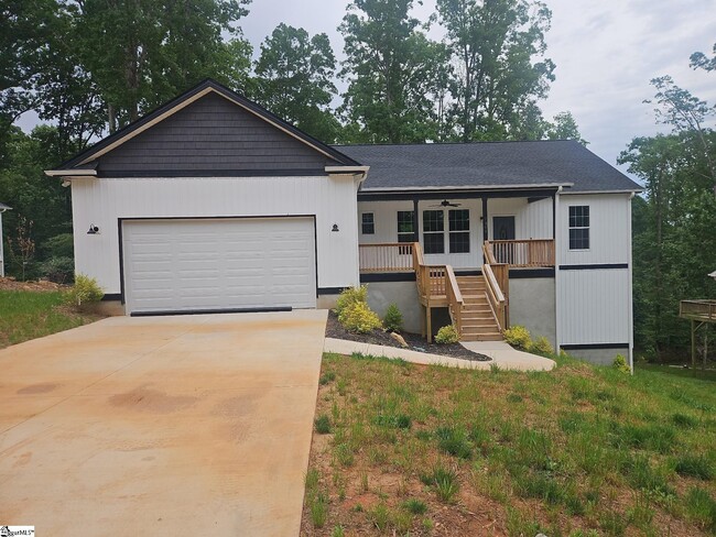 Photo - 1505 E Saluda Lake Rd House