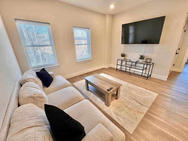 Photo - 18 Woburn St