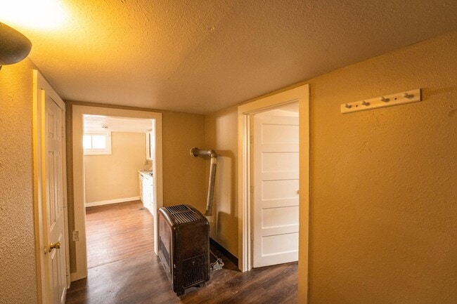 Photo - Flint 1111 (KC-AM)