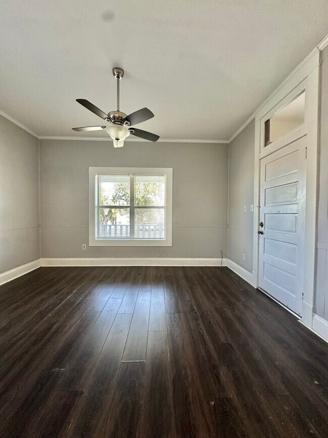 Cozy Home Near Downtown!! Shortterm lease... House Rental in San