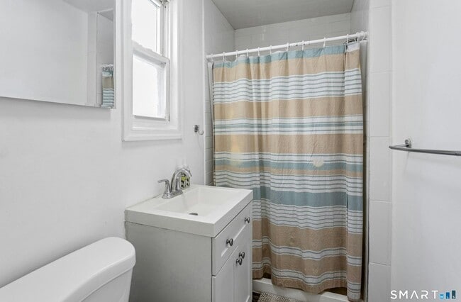 Photo - 18 Grandview Ave Unit 3