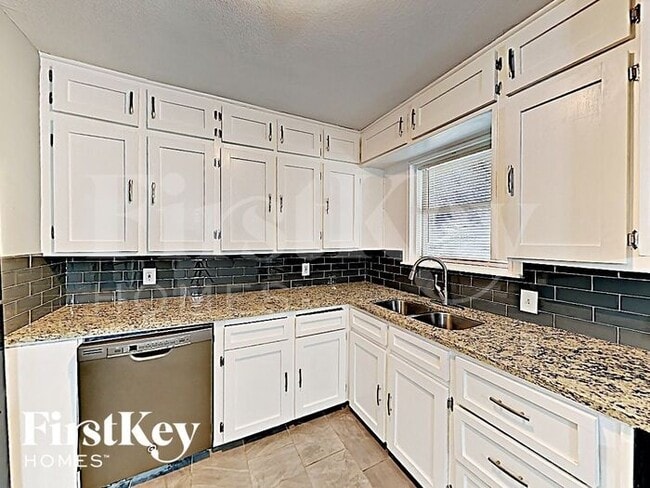 Photo - 626 Warren St