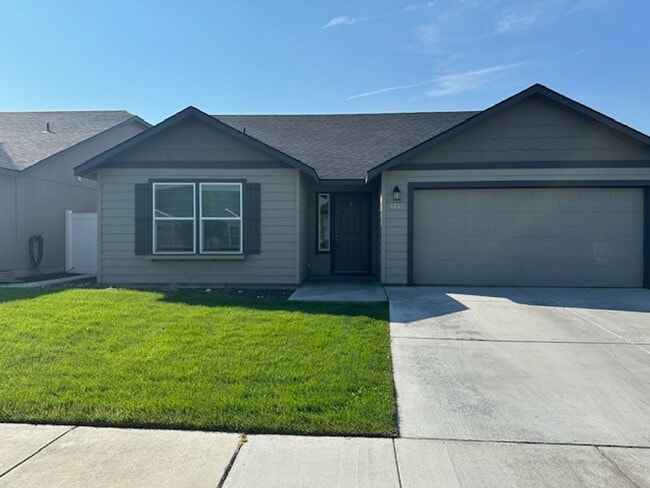 Building Photo - 3 Bedroom Home  For Rent
