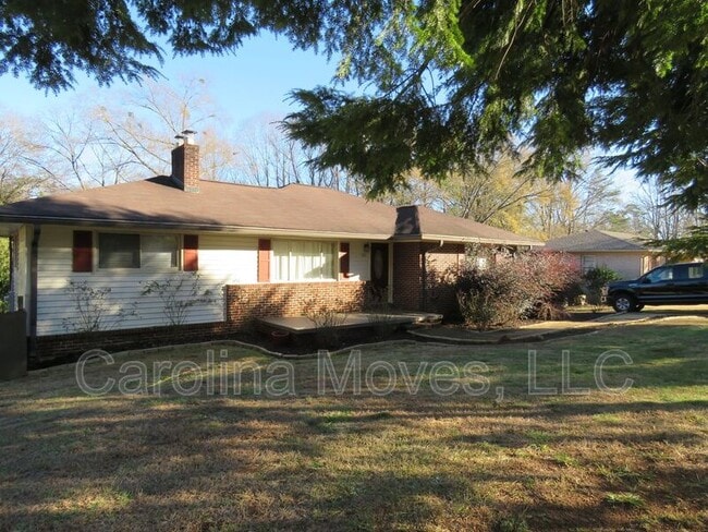 210 Montis Dr