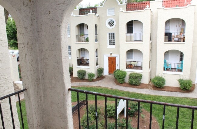 Photo - Spanish Oaks Apartment
