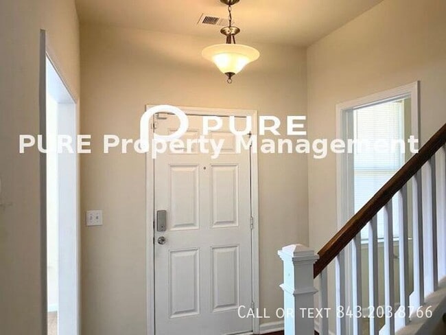 Photo - 160 Avonshire Dr