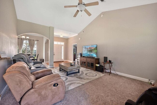 Photo - 607 Rowan Cir