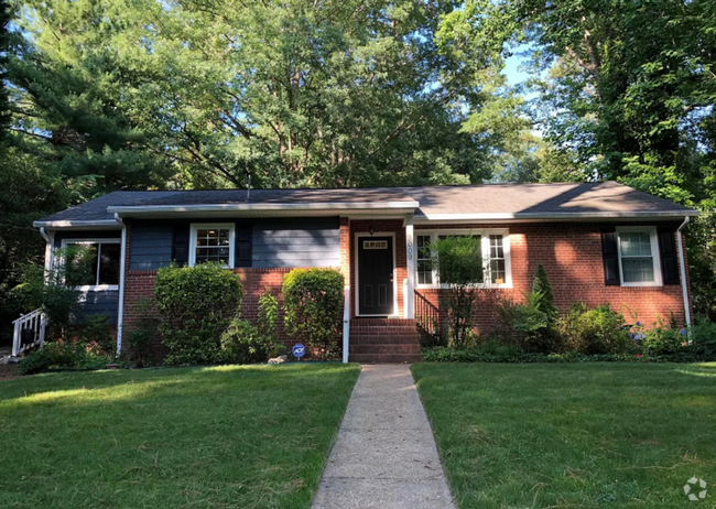 Building Photo - Beautiful Home Near Pony Pasture!