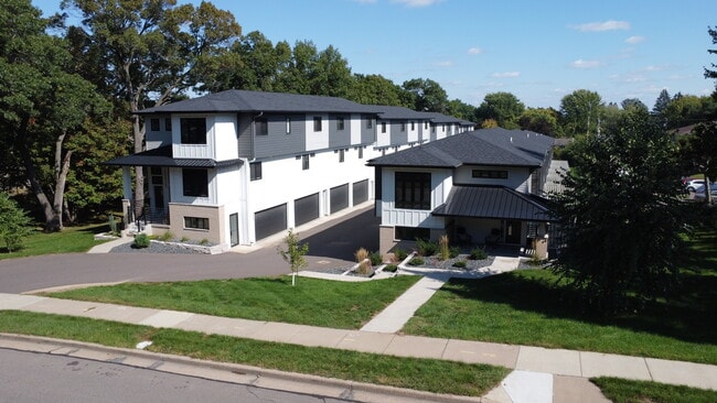 Building Photo - 3215 Fairfax St