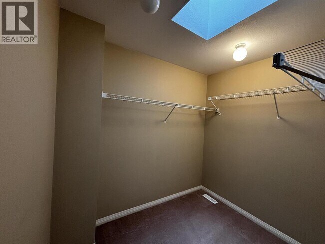 Photo - 1605 Salal Crescent