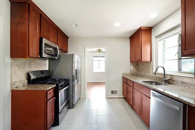 Photo - 5609 6th St S