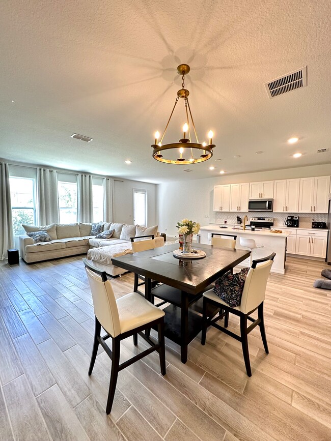 Building Photo - 821 Benoi Dr Unit A